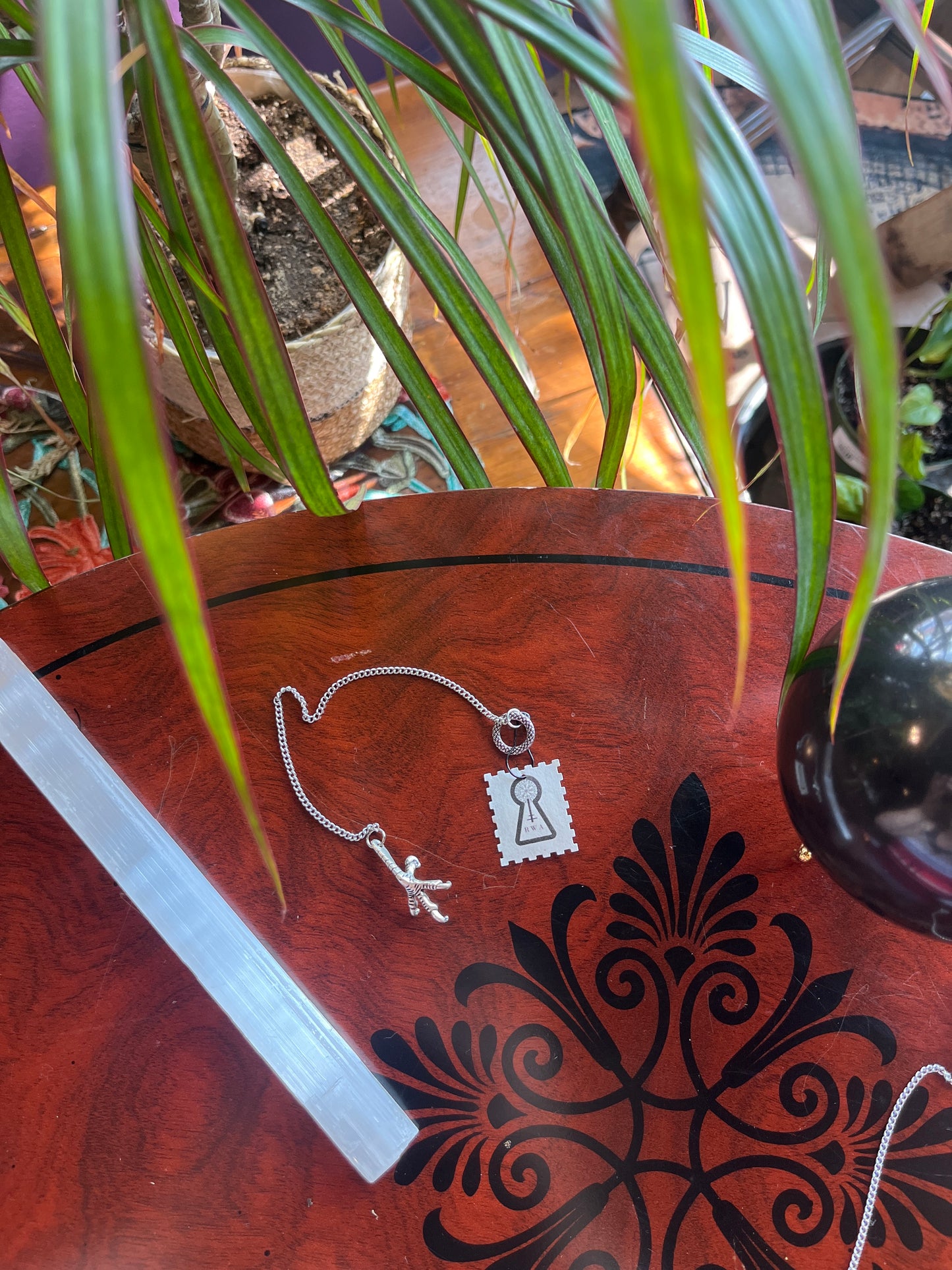 Claw Pendulum by Ryascy's Witchy Arts